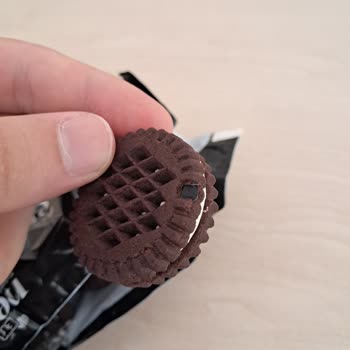 Eti Gıda Bisküvi İçinde Plastik Ambalaj Bulundu!