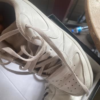 In Street Nike Ayakkabı Koku Açılma Ve Kırılma