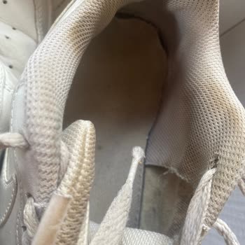 In Street Nike Ayakkabı Koku Açılma Ve Kırılma