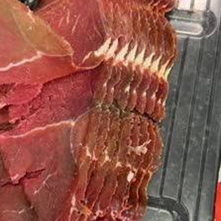 Şahin Sucukları Pastırmada Küf Olması