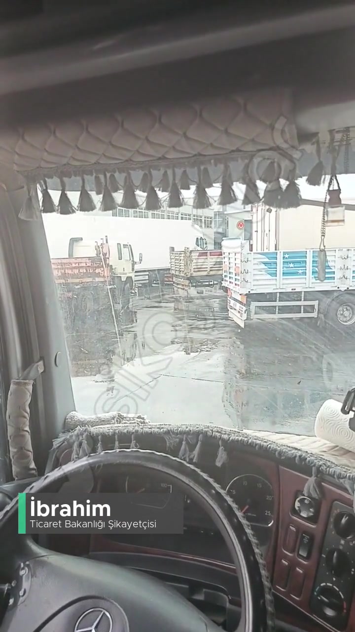 Habur Sınırında Sorumsuzca Mağdur Edilen Şoförler! videonun kapak resmi