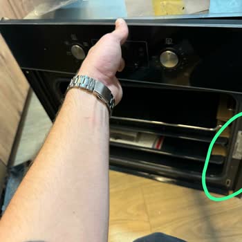 Teka Servisin Kendi Açtığı Kutudan Kırık Fırın Çıkıyor Değiştirilmiyor
