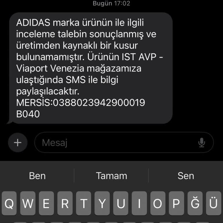 In Street Yırtılan Ayakkabı Hakkında Bir Şey Yapmadı