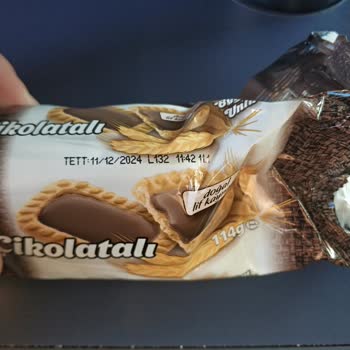 Eti Gıda Eti Çikolatalı Bisküvi Üzerinde Beyaz Lekeler