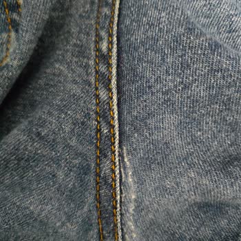 Koton Kot Pantolon Dikiş Yerlerinden Açılmaya Başladı