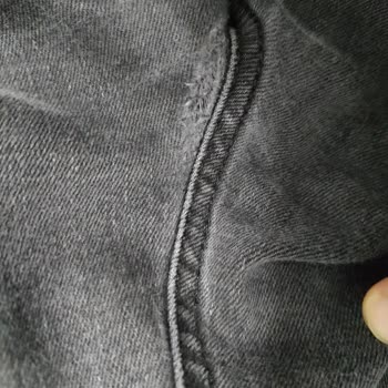 Koton Kot Pantolon Dikiş Yerlerinden Açılmaya Başladı