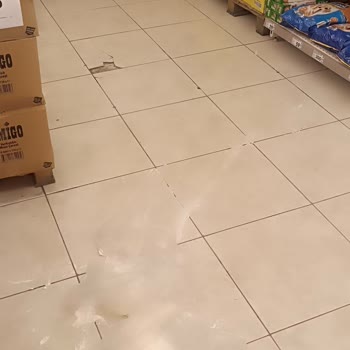 Şok Market İçindeki Koku