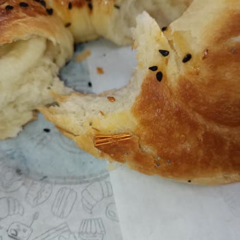 Beşiktaş Dikilitaş Mis Fırın'dan Aldığım Açmadan Jelatin Çıktı