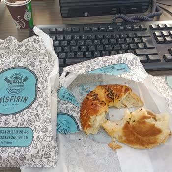 Beşiktaş Dikilitaş Mis Fırın'dan Aldığım Açmadan Jelatin Çıktı