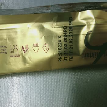A101 Vinci Bütün Antep Fıstığı Sütlü Çikolata