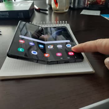 Samsung Z Fold 4 Telefonum Garantisini Yok Sayıyorlar.