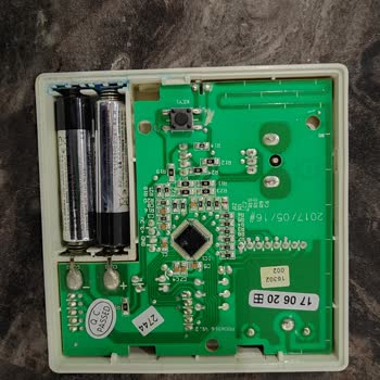 ECA Oda Termostatı 49.8 Derece Gösteriyor.