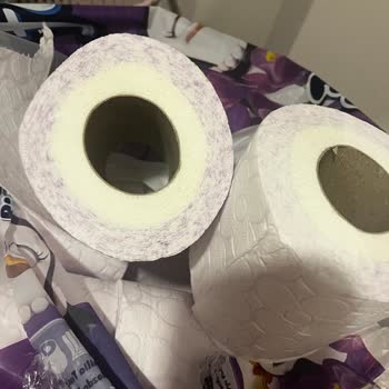 Familia Tuvalet Kağıdı Rulosunun Yarısı Farklı! İmalat Hatası.