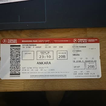 Türk Hava Yolları Biletimi Sattığı İçin 5 Saat Havaalanında Bekledim.