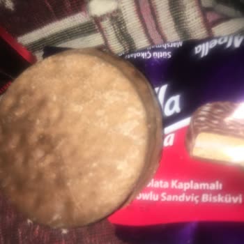 Ülker Alpella Pasta Kekinde Beyaz Lekeler