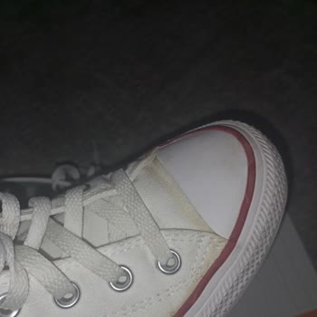 Beyaz Converse Ayakkabılarımın Bez Kısmı Sarardı