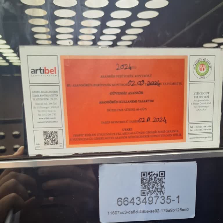 Ata Yıldız Plaza'da Kırmızı Etiketli Kullanıma Açık Asansörler!