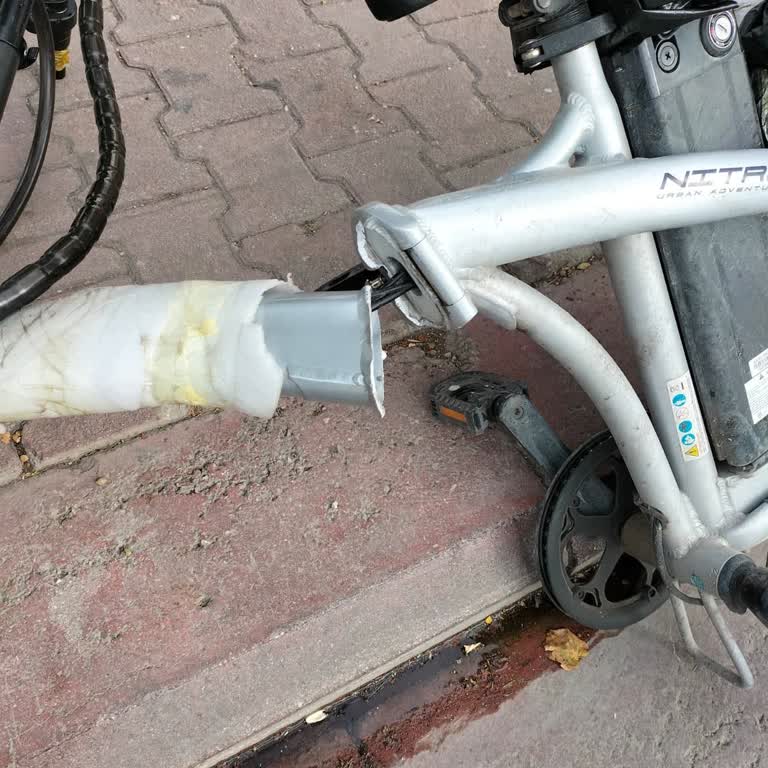 RKS Motor RKS Bisikletin Güvenlik Sorunu: Ani Frenle İkiye Ayrıldı!