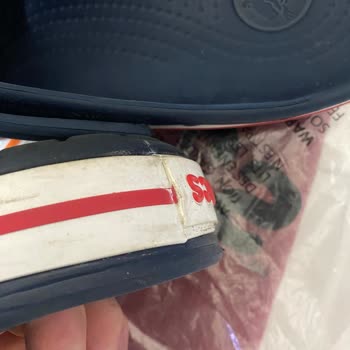 Crocs Terlik & Ayakkabı Crocs Ayakkabıda Birleşim Hataları Ve Yetersiz Onarım