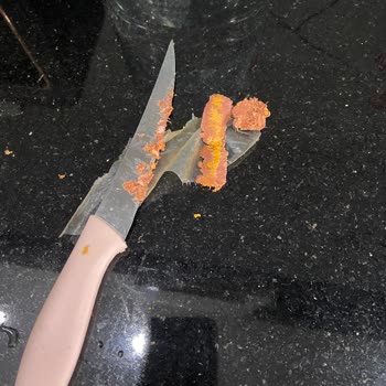 Maret Bozuk Ne Olduğu Belli Olmayan Bir Sucuk