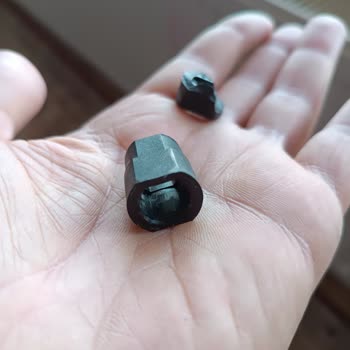 Turkuaz Seramik Turkuaz Klozet Üst Kapak Menteşe Pimi Kırıldı Ve Bulamıyorum.