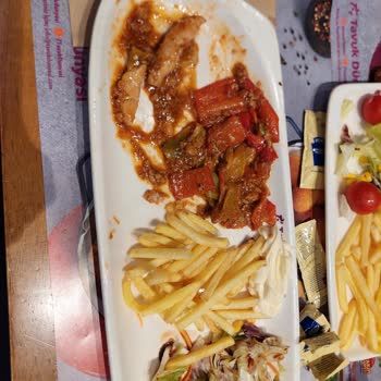 Tavuk Dünyası Değil Biber Dünyası