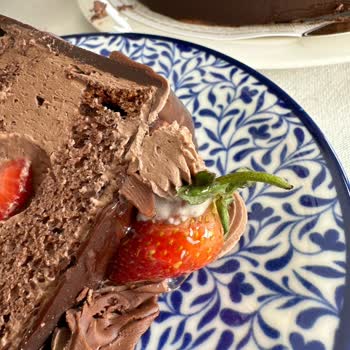 Pelit Pastanesi Pelitten Küflü Pastanın İadesini Reddetme Şoku