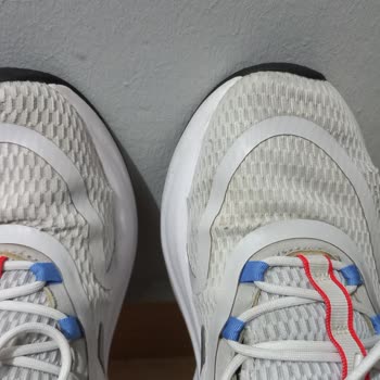 Boyner Adidas Ayakkabıda Deformeler Yırtılmalar!