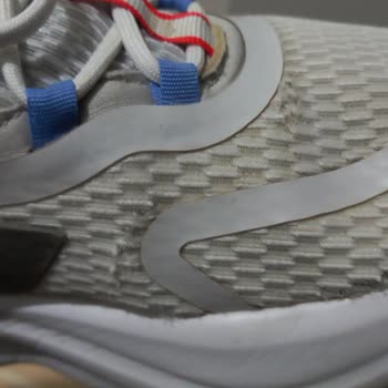 Boyner Adidas Ayakkabıda Deformeler Yırtılmalar!