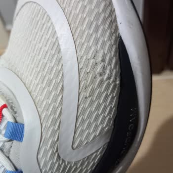 Boyner Adidas Ayakkabıda Deformeler Yırtılmalar!