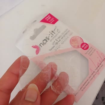 Gratis Nascita Tırnak Yapıştırıcısının Kullanım Sorunu