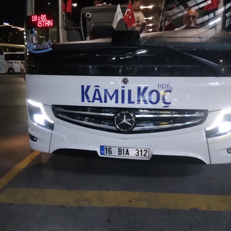 Kamil Koç Valizim Kayıp Pembe Üzerinde Siyah Kurdela Takılıydı