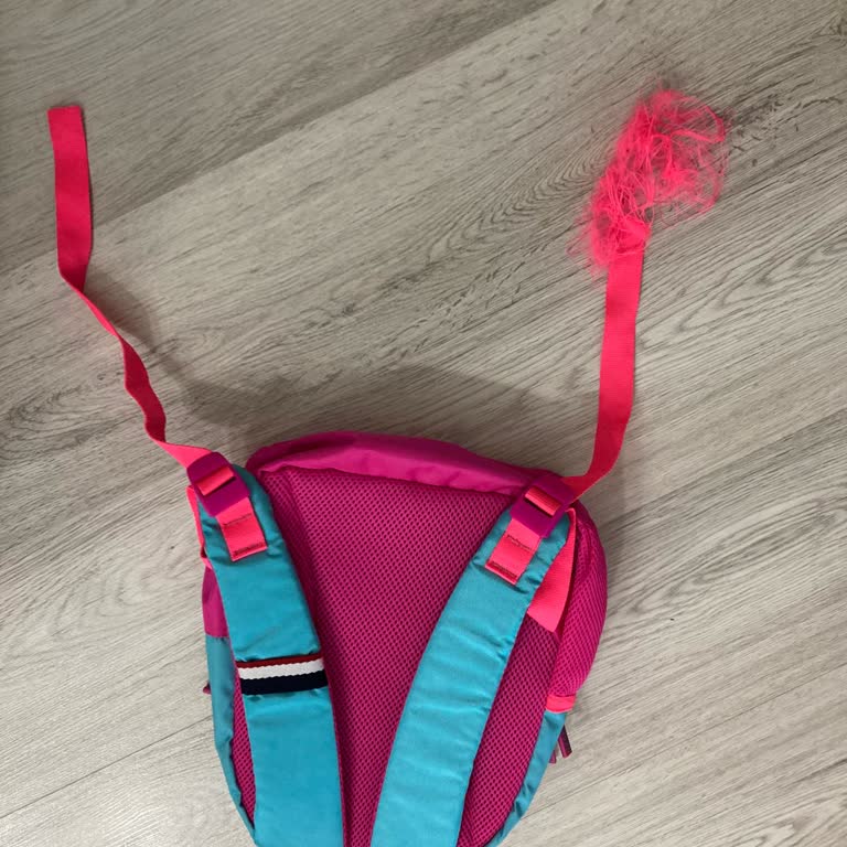 Toyzz Shop Okul Çantası Askısının Açılması