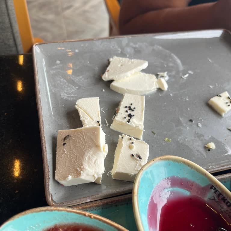 Peçko Atakum'da Kahvaltıda Sinek Problemi