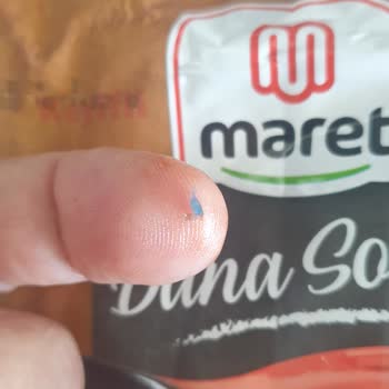 Maret Dana Sosis Yerine Plastik Yediriyor