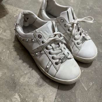 Nine West Spor Ayakkabı Sorunu