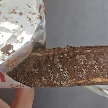 Sarelle Markalı Çikolatanın Bozuk Ve Küflü Olması