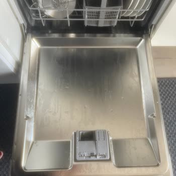 Sıfır Bosch Bulaşık Makinesi Sulu Ve Pis Bırakıyor Servis Para İstiyor