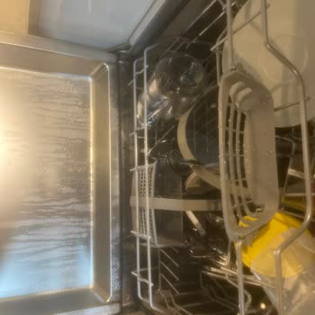 Sıfır Bosch Bulaşık Makinesi Sulu Ve Pis Bırakıyor Servis Para İstiyor