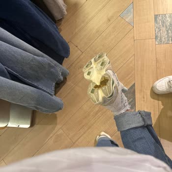 Pull and Bear Mağaza Temizlik Ve İlgi Sorunu