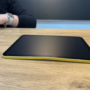 Gürgençler İPad 10. Nesil Tabletin Kendiliğinden Yamulması!