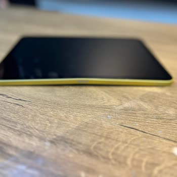 Gürgençler İPad 10. Nesil Tabletin Kendiliğinden Yamulması!