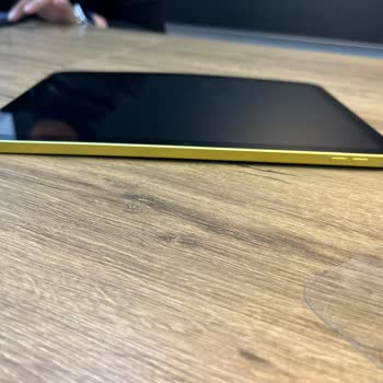Gürgençler İPad 10. Nesil Tabletin Kendiliğinden Yamulması!