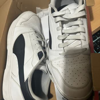 In Street Kusurlu Ayakkabı Hakkında Hiçbir Şey Yapmadı