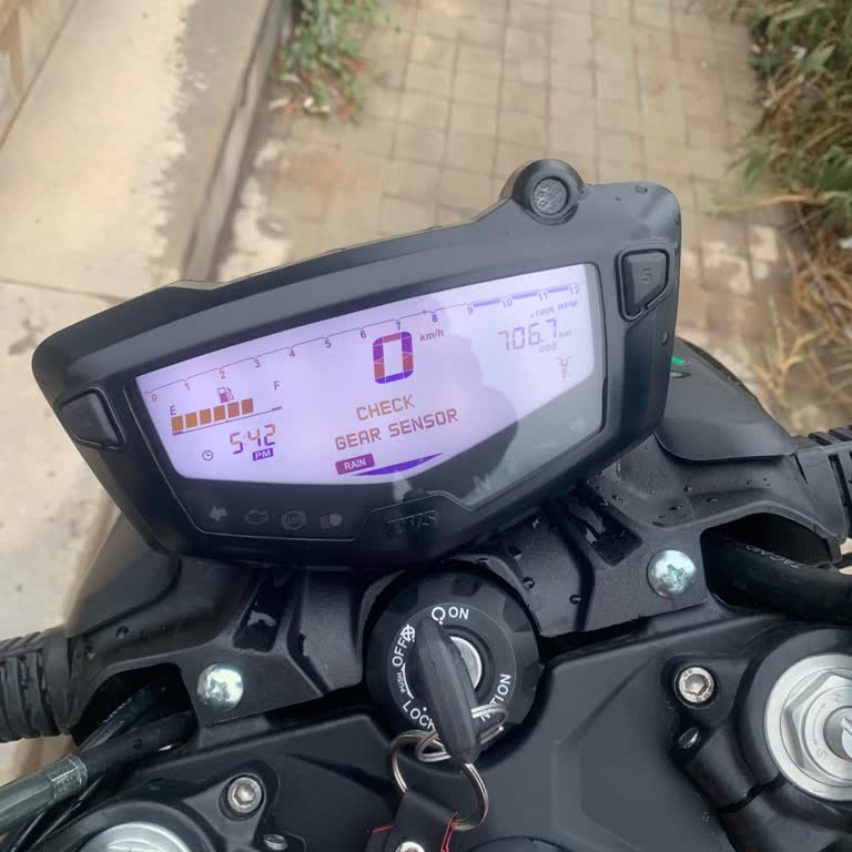 TVS Motor Tvs Apache RTR200 Uzun Far Çalışmıyor.