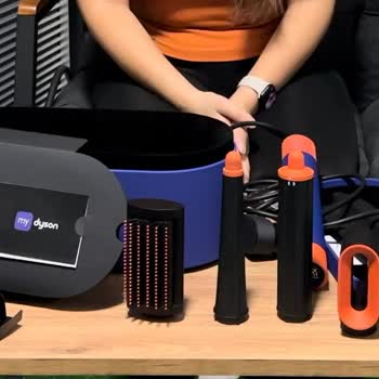 Dyson Airwrap İ. D. Kutu İçerisinde Filtre Temizleme Aparatı Yok