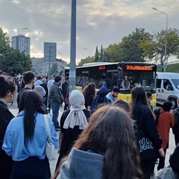 İETT Otobüs Gecikmeleri Yüzünden Mağduriyet Yaşadık