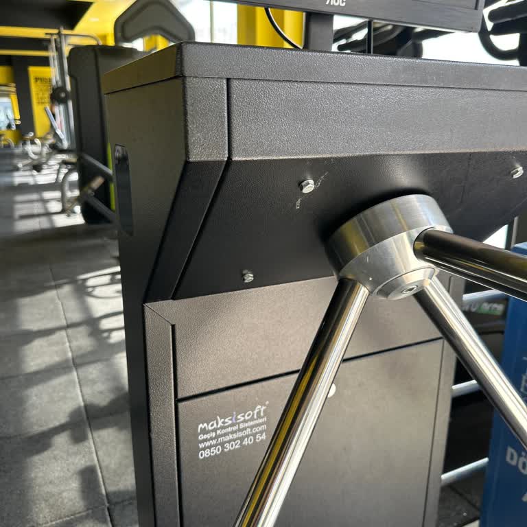 Maksisoft Technology Office Turnike Arızası Maksisoft