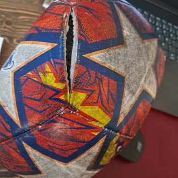 Adidas Futbol Topu Çok Rahat Dağılıyor...