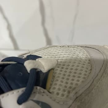 Lacoste 5 Aylık Ayakkabıda İp Verme Dikiş Atma Mevcut Değişim Talep Ediyorum